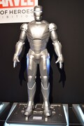 アイアンマン・マークIIのレプリカ。