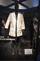 「アベンジャーズ／エイジ・オブ・ウルトロン」より、ブルース・バナーの白衣。