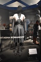 「アベンジャーズ／エイジ・オブ・ウルトロン」より、ナターシャ・ロマノフのパーティドレス。