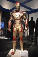 「アイアンマン3」より、破損したアイアンマン マーク42。