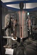 「アベンジャーズ/エイジ・オブ・ウルトロン」より、ホークアイのコスチューム。