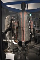 「アベンジャーズ／エイジ・オブ・ウルトロン」より、ホークアイのコスチューム。