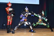 左から仮面ライダーアマゾンアルファ、仮面ライダーアマゾンネオ、仮面ライダーアマゾンニューオメガ。