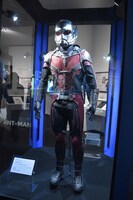 「シビル・ウォー／キャプテン・アメリカ」より、アントマンのコスチューム。