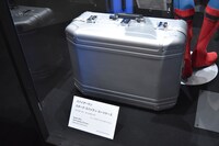 「スパイダーマン：ホームカミング」より、スターク・スパイディ・スーツケース。