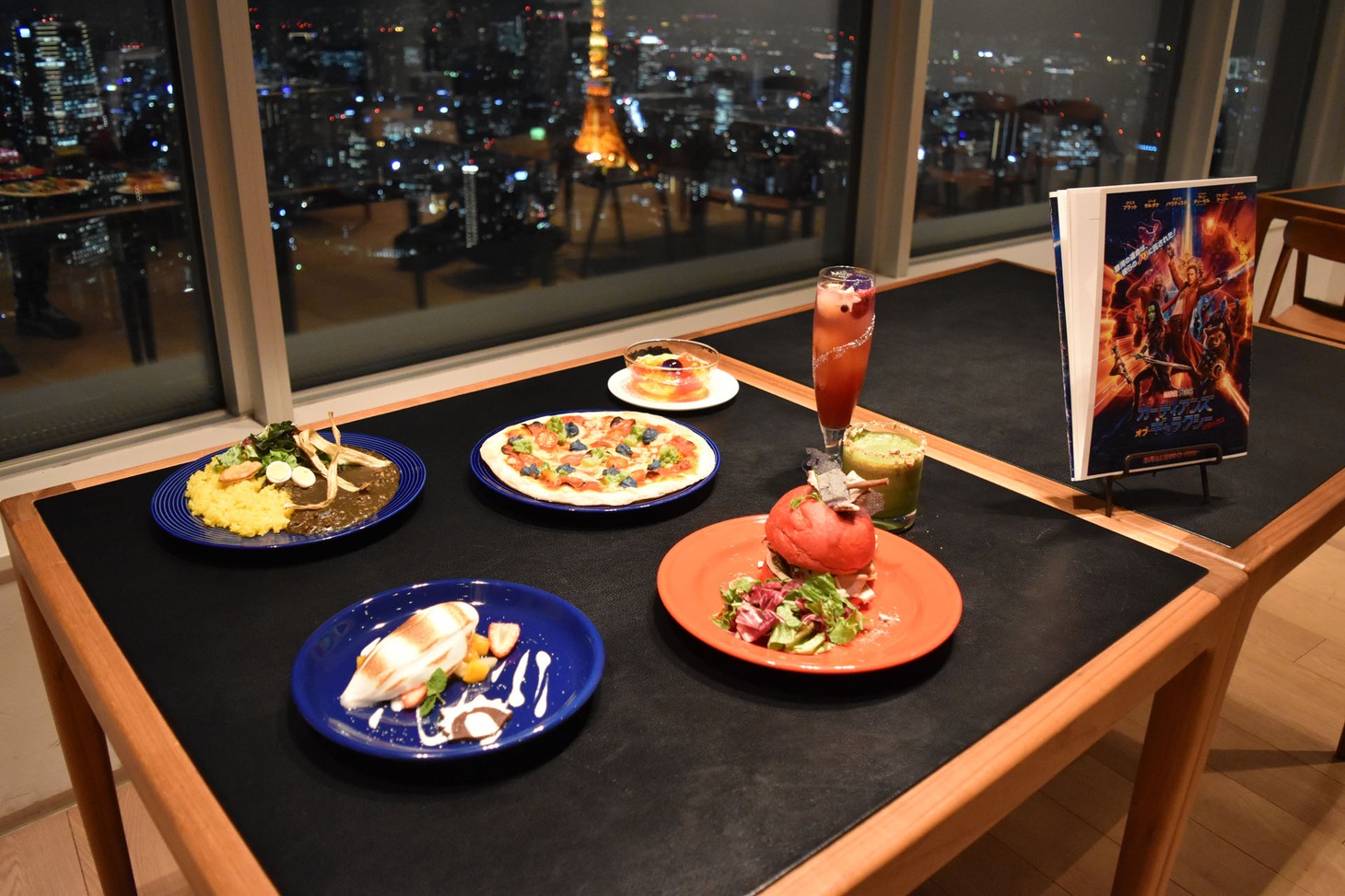 MARVEL CAFE メニュー例