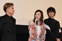 左から白濱亜嵐（GENERATIONS from EXILE TRIBE、EXILE）、永野芽郁、三浦翔平。