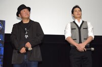 左から下山天、市原隼人。