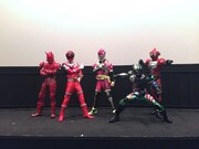 上映前に登場したヒーローたち。左からモモタロス、シシレッド、仮面ライダーエグゼイド、仮面ライダーアマゾンニューオメガ、仮面ライダーアマゾンアルファ。