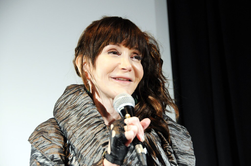 J.T.リロイことローラ・アルバート来日、架空の作家リロイを創作した理由とは