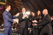 左からクリス・プラット、ジェームズ・ガン、ゾーイ・サルダナ、デイヴ・バウティスタ。