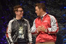 左からジェームズ・ガン、クリス・プラット。