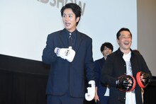 公開ミット打ちの後、「今週、試合でしたっけ？」とコメントする溝端淳平。