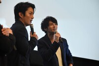 溝端淳平の必殺技“すごいっすね”を実演する溝端淳平（左）と山田裕貴（左）。