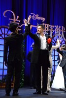 「美女と野獣」プレミアム吹替版上映会にて、メドレー披露の様子。