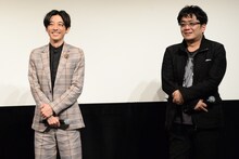左から高橋一生、大友啓史。