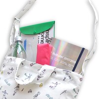 キャンバス ショルダートート（3780円）