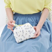 トラペーズポーチ（2700円）