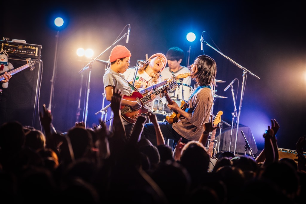 never young beach「April O'Neal」4月12日LIQUIDROOM公演の様子。（Photo by Ray Otabe）