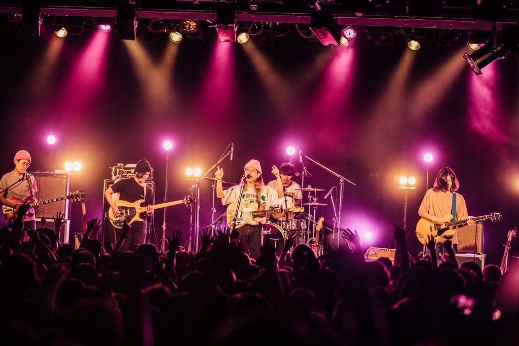 never young beach「April O'Neal」4月12日LIQUIDROOM公演の様子。（Photo by Ray Otabe）