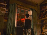 「怪物はささやく」