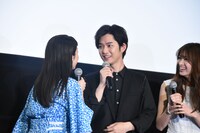 左から平祐奈、千葉雄大、岡崎紗絵。