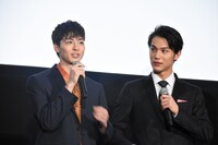 左から高杉真宙、中川大志。