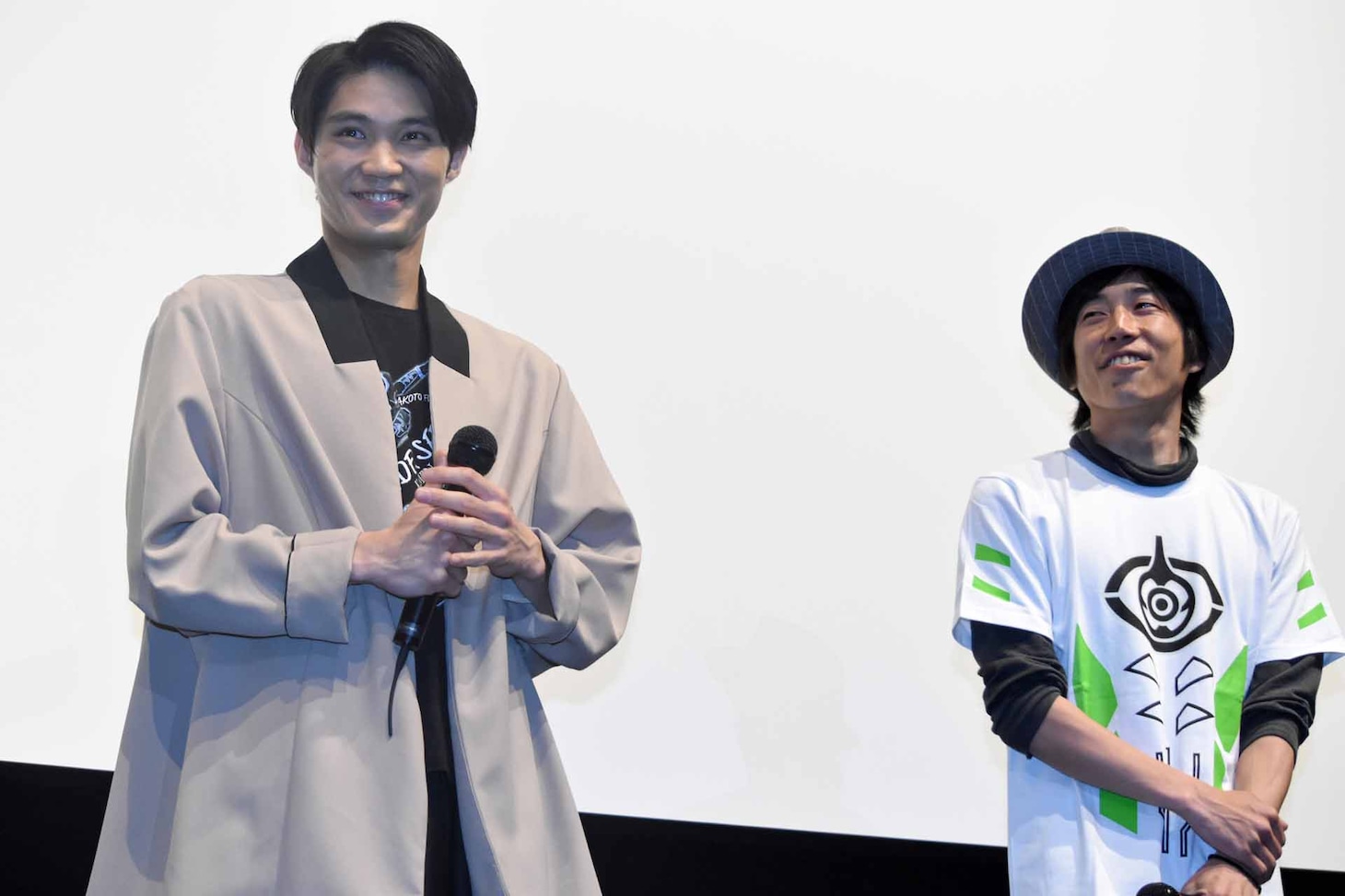 左から磯村勇斗、上堀内佳寿也。