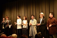 「笑う招き猫」完成披露上映会の様子。