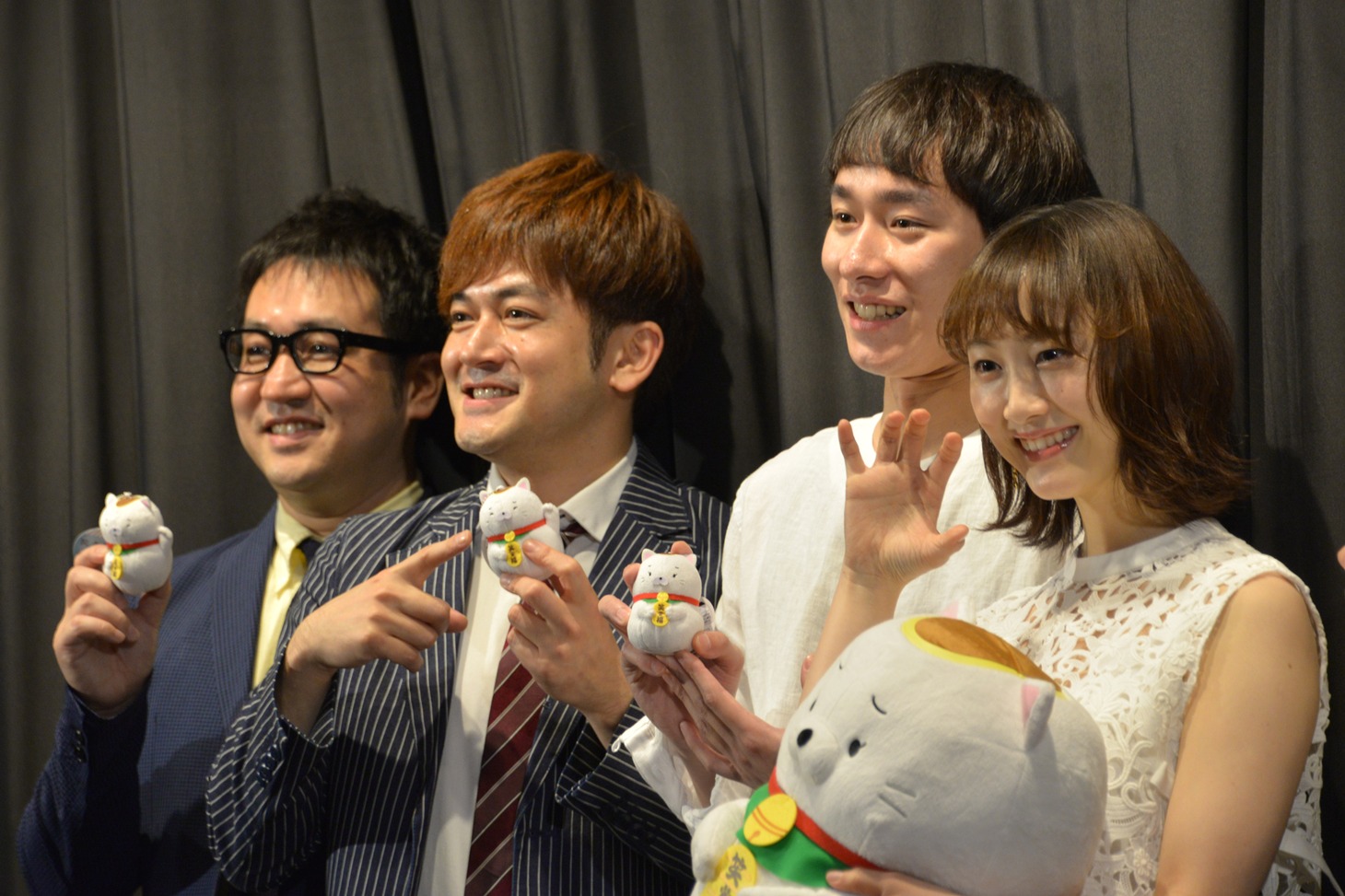 左からなすなかにし、落合モトキ、松井玲奈。
