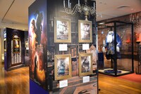 「『美女と野獣』の世界展 at GINZA MITSUKOSHI」会場の様子。