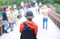 「PARKS パークス」の新場面写真。染谷将太演じるトキオ。