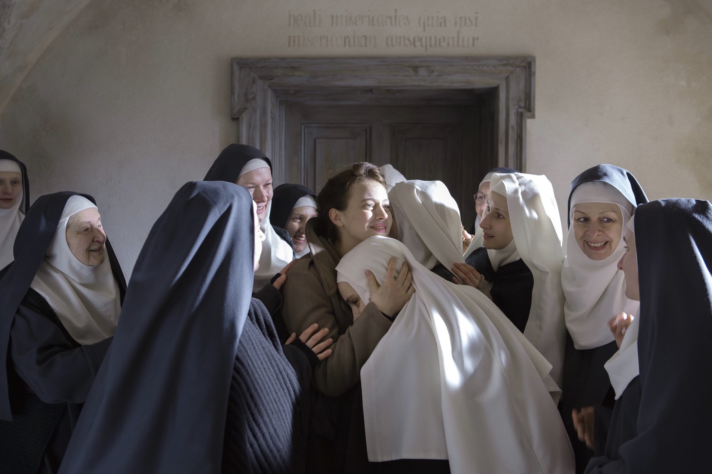 「夜明けの祈り」 (c) 2015 MANDARIN CINEMA　AEROPLAN FILM / ANNA WLOCH