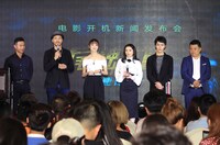 「尾牌Q1」制作記者会見の様子。