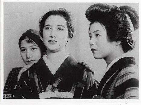 「乙女ごころ三人姉妹」 (c)東宝
