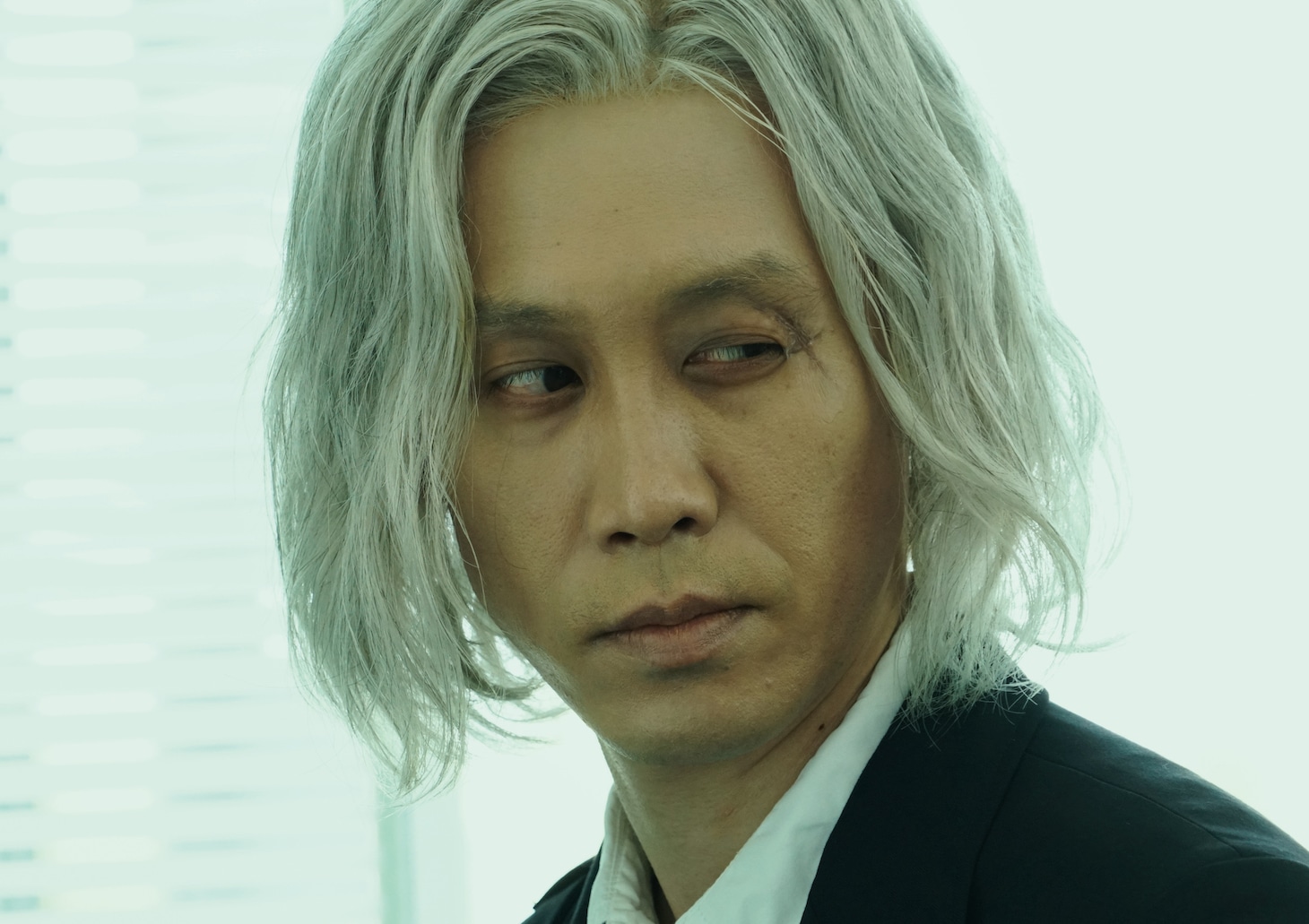 大泉洋演じる真戸呉緒。