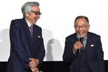左から山田洋次、橋爪功。