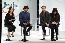 M・ナイト・シャマラン（左）とジェームズ・マカヴォイ（右）。