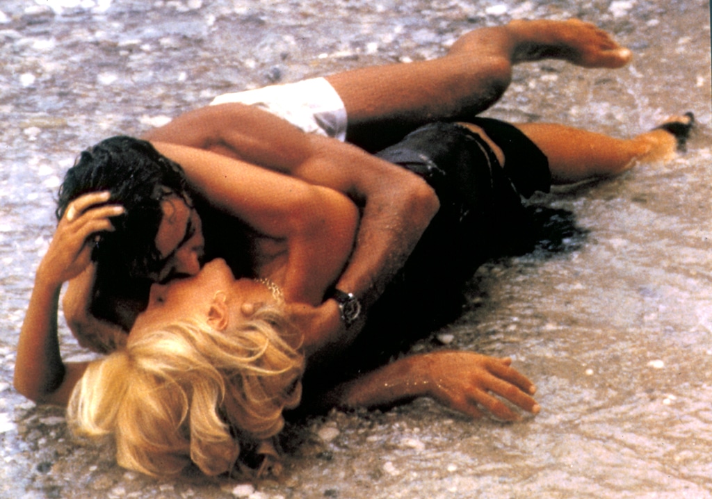 「流されて…」 (c)1974 MEDUSA DISTRIBUZIONE srl ALL RIGHTS RESERVED.