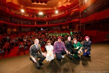 「獣道」舞台挨拶の様子。左からプロデューサーのアダム・トレル、伊藤沙莉、アントニー、内田英治。