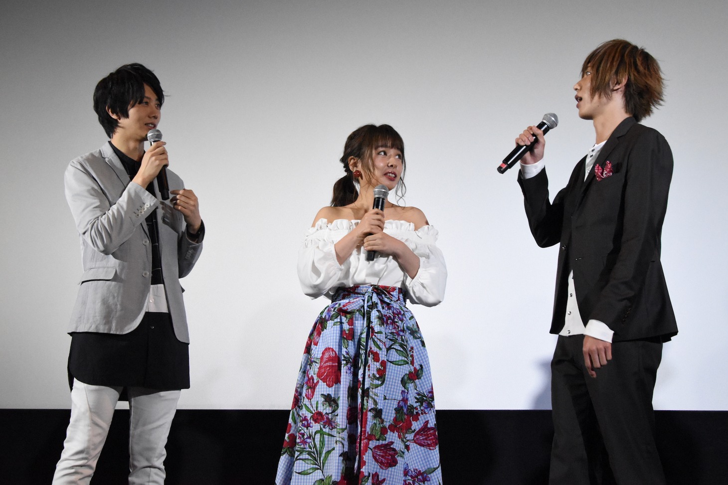 左から太田基裕、山田菜々、染谷俊之。