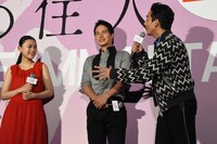 左から杉咲花、市原隼人、満島真之介。