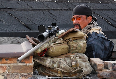 「沈黙の粛清」 (c)2015 Code of Honor Productions, LLC.