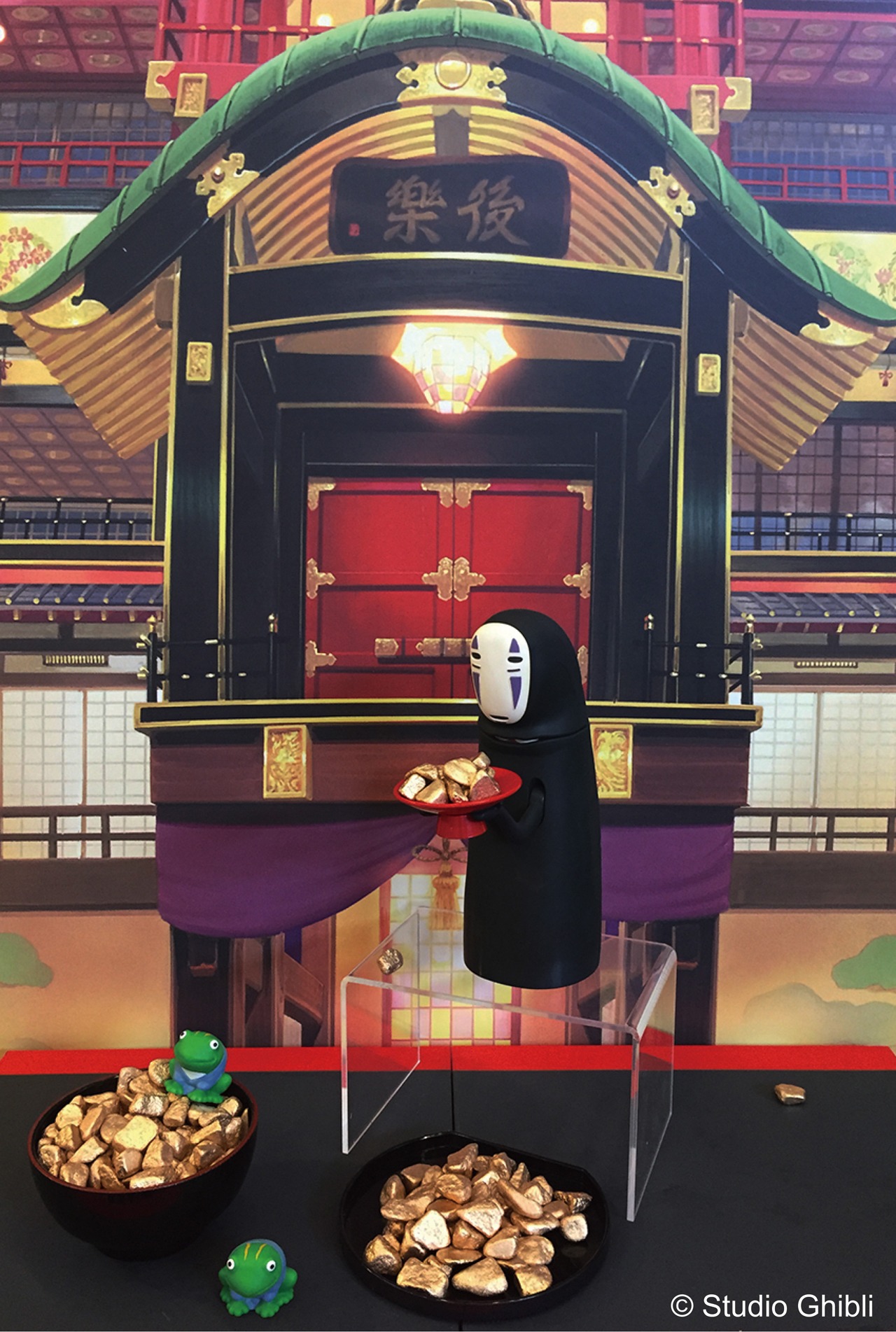 「千と千尋の神隠し」カオナシむしゃむしゃ貯金箱