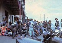 「マッドストーン」 (c)1974 Sandy Harbutt. All Rights Reserved.