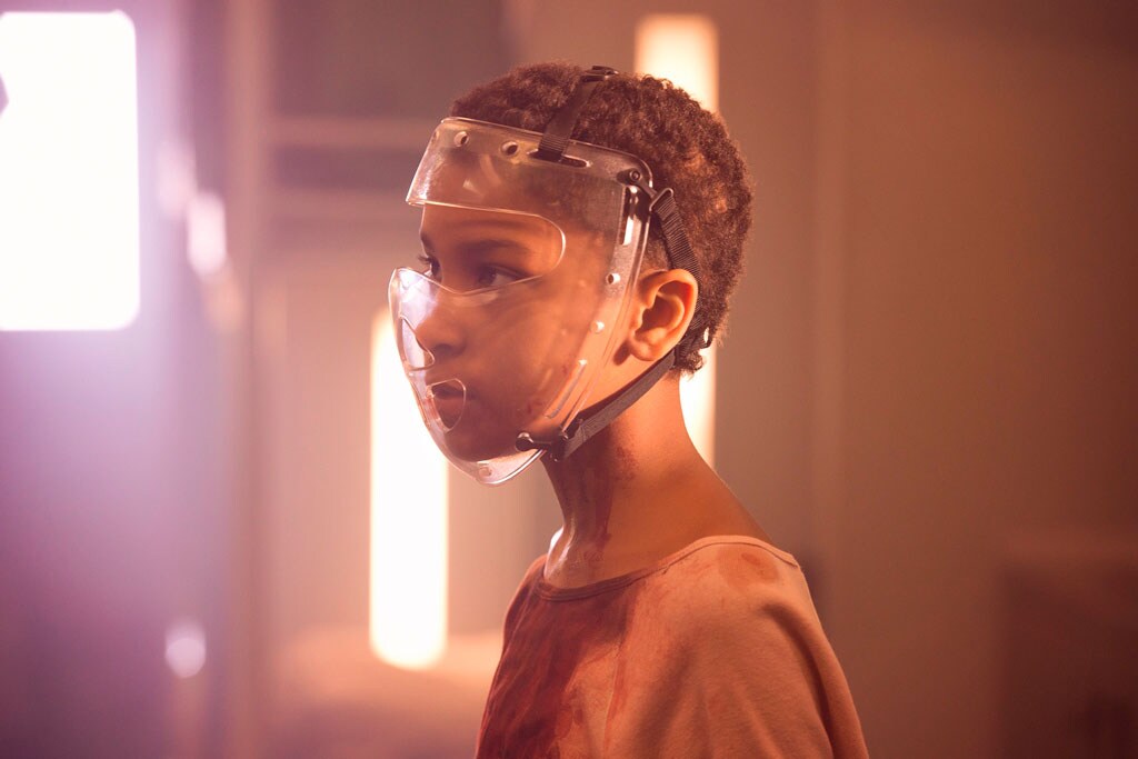 大量の“飢えたやつら”が人間を襲う「ディストピア パンドラの少女」予告編