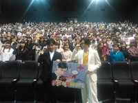 埼玉・MOVIXさいたまでの舞台挨拶の様子。前列左から永井聡、菅田将暉。