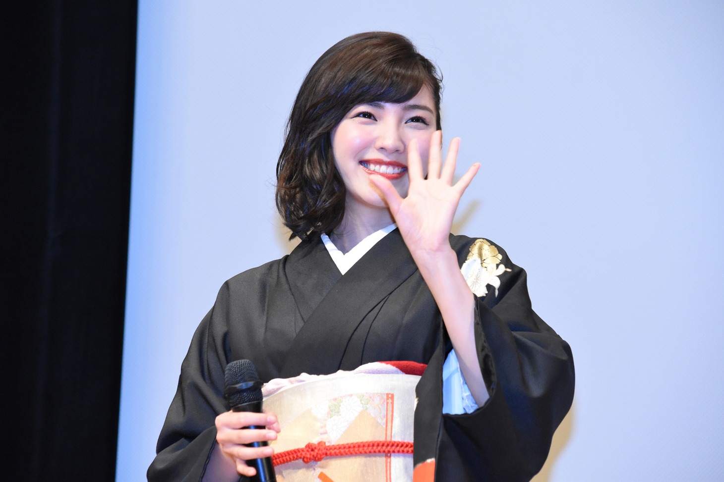 立石晴香
