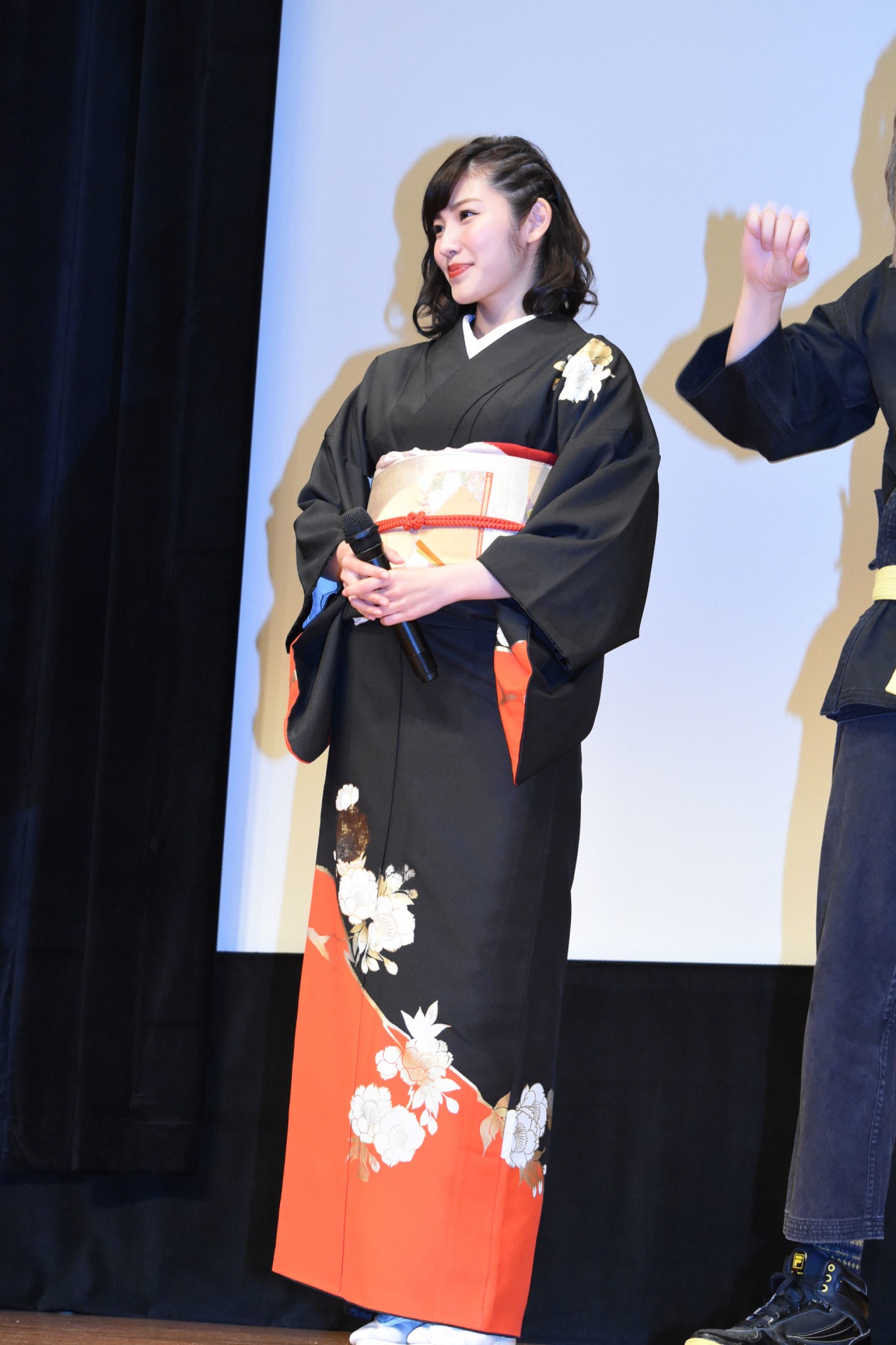 立石晴香