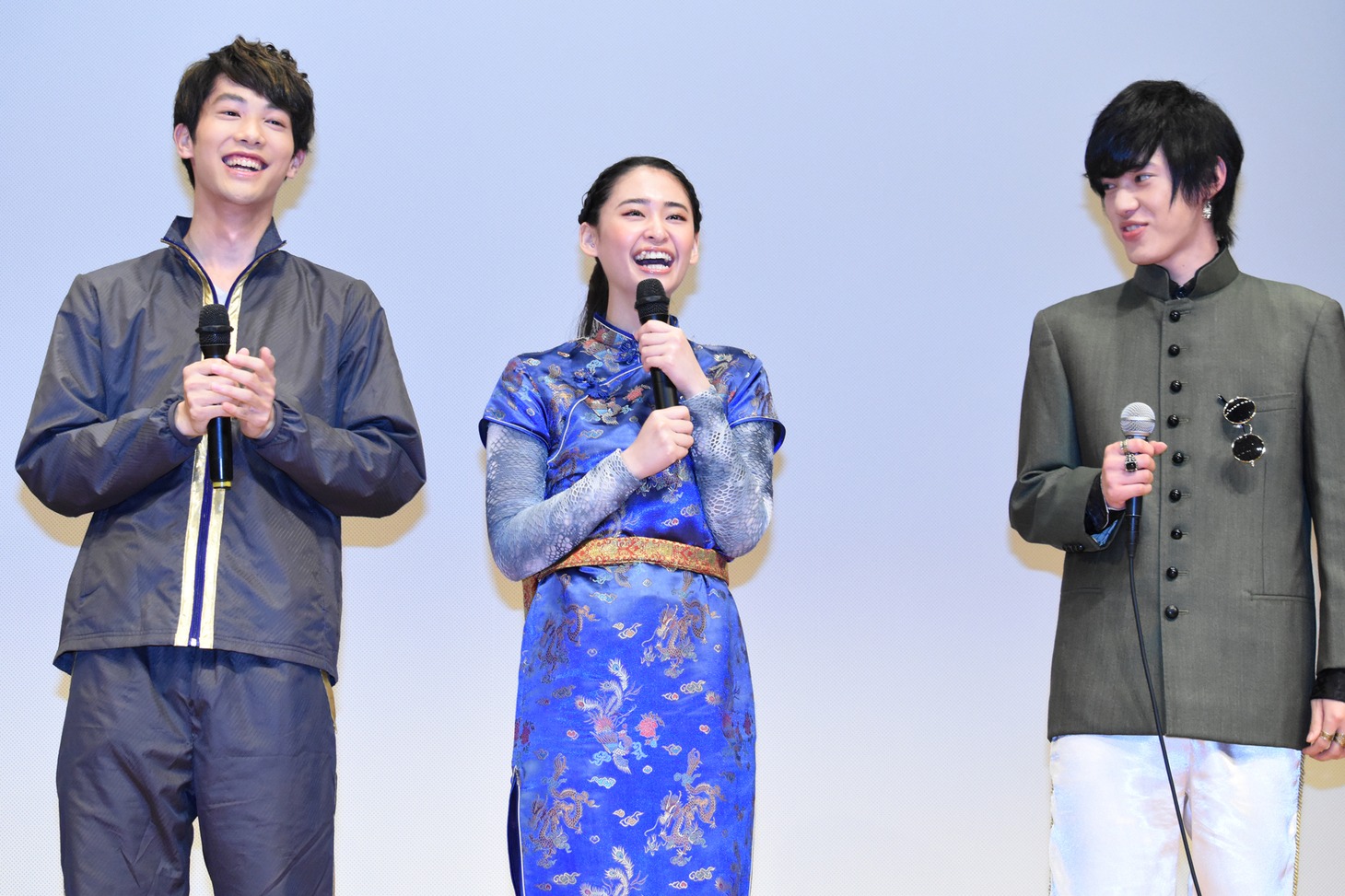 左から國島直希、柳美稀、渡邉剣。